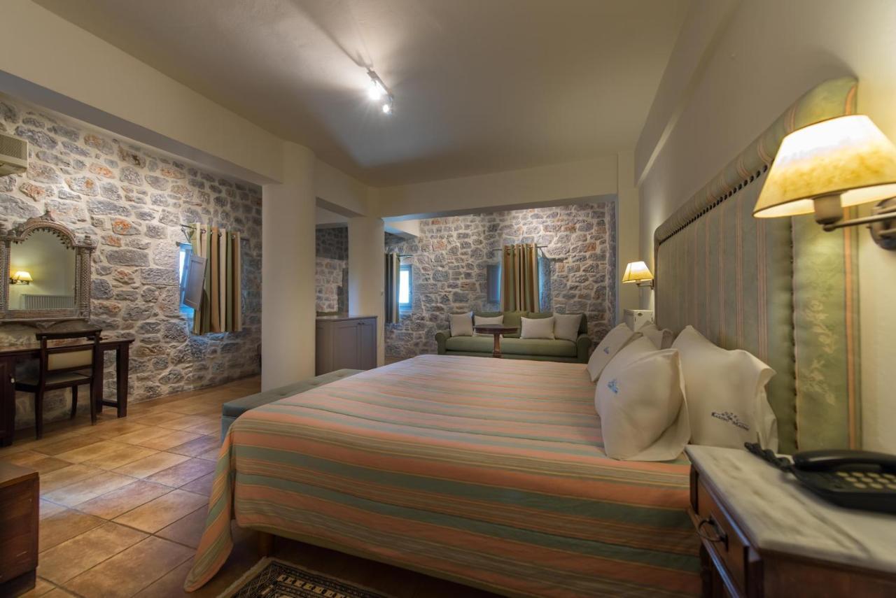 Kastro Maini Hotel Areopoli Exterior photo